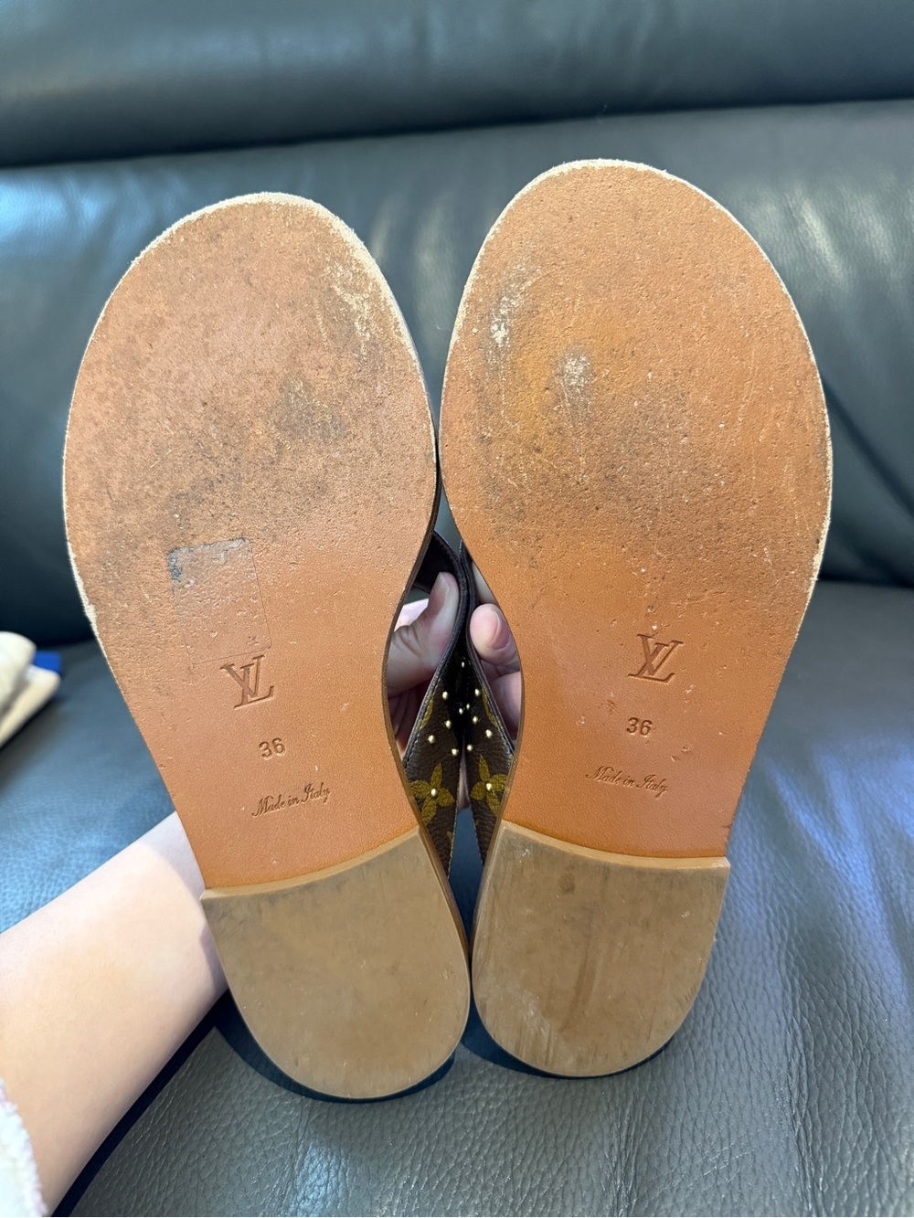 Louis Vuitton SUNNY FLAT THONG - Picture 11 of 11